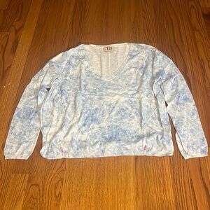 L+t Woman’s Blue Tie Dye Top Size S